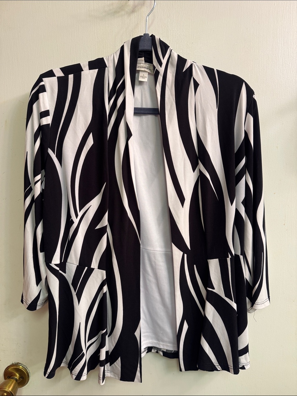 dressbarn Black & White Open Front Graphic Blazer